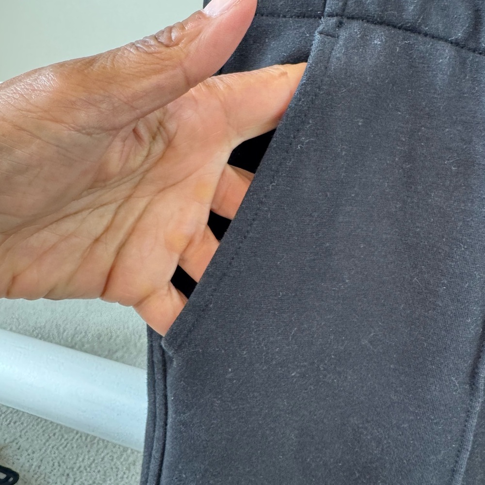 Everlane Dream Pants Black Tapered Front-Crease - Picture 3 of 4